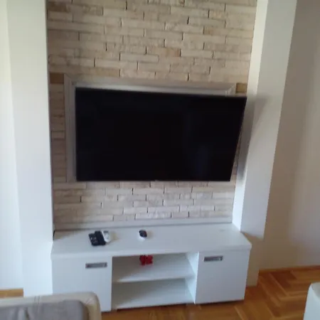 Apartman Grad-centar アパート